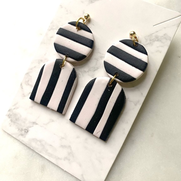 Handmade Polymer Clay Earrings Black and White - Picture 4 of 4